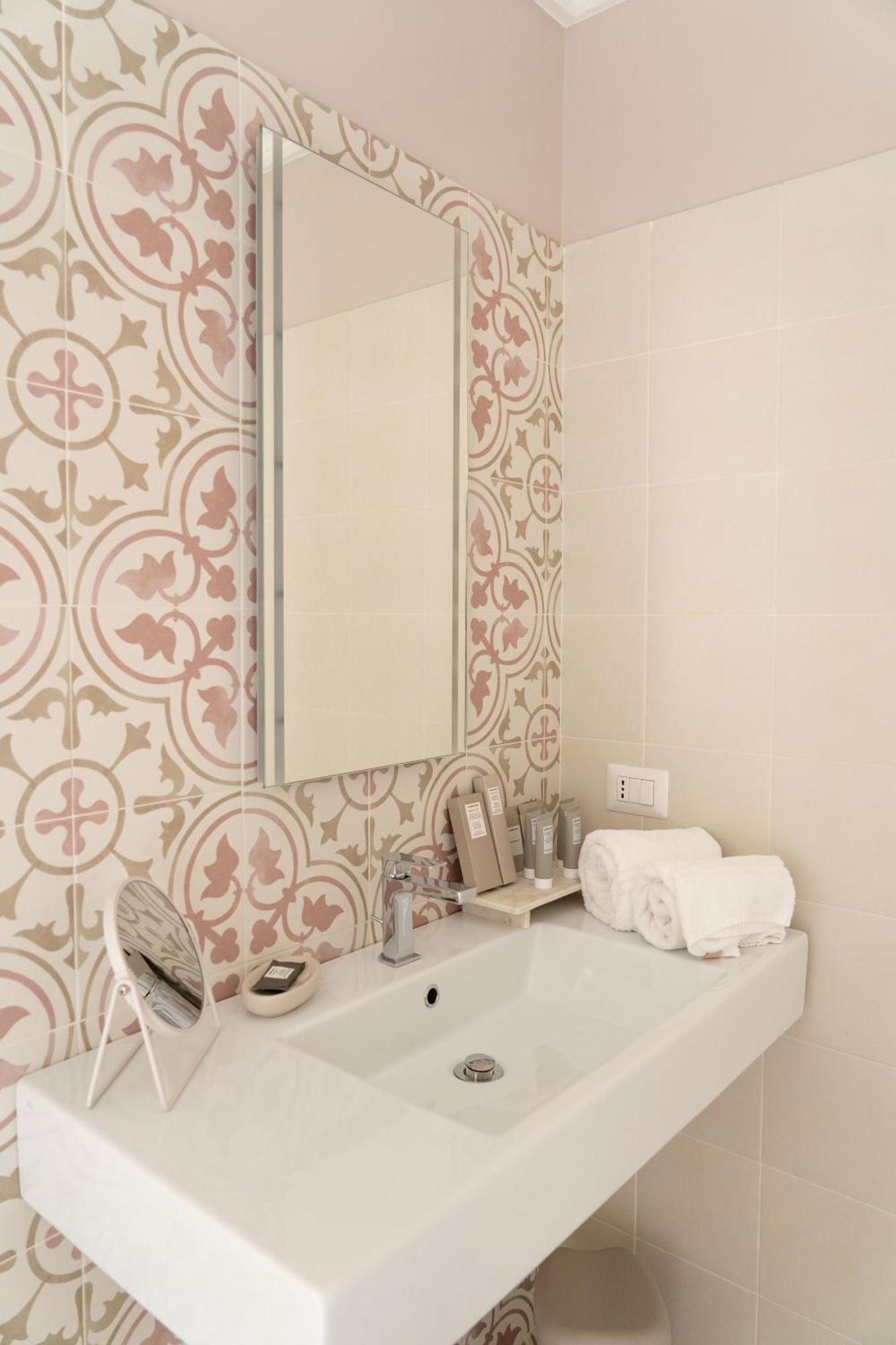 Le Tre Rondini Hotel Barletta Exterior photo